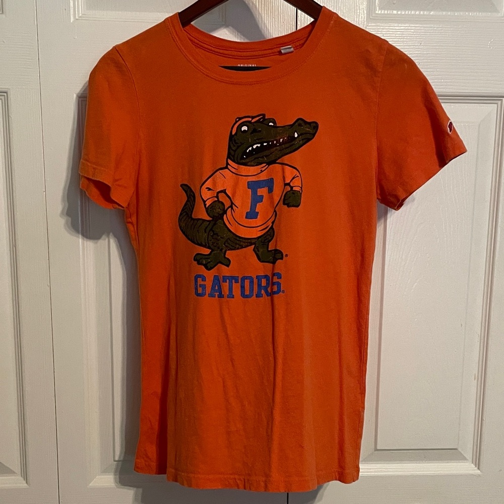 Vintage Wash Women’s Orange Gator Graphic Tee